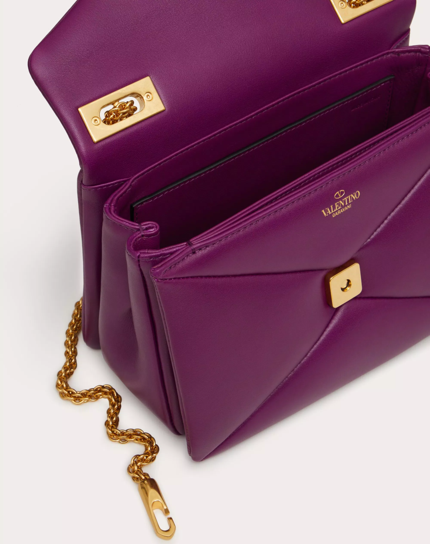 ONE STUD NAPPA BAG WITH CHAIN